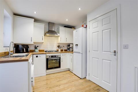 3 bedroom terraced house for sale, Lovesey Avenue, Hucknall NG15