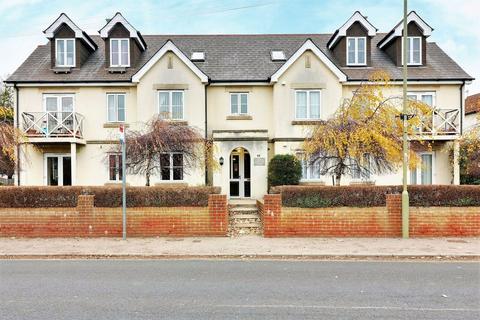 2 bedroom flat to rent, Station Road, Hayling Island PO11