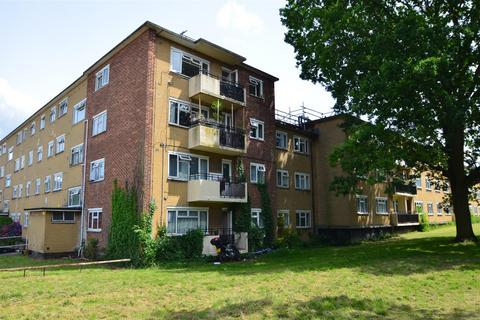 undefined, Tanys Dell, Harlow CM20
