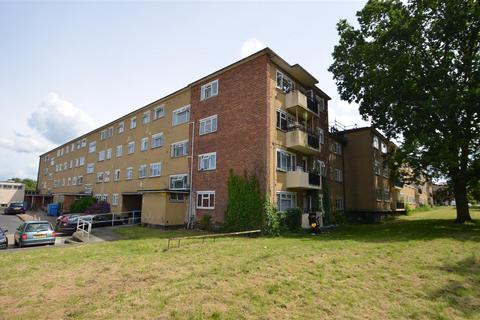 undefined, Tanys Dell, Harlow CM20
