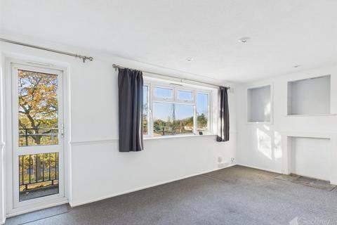 undefined, Tanys Dell, Harlow CM20