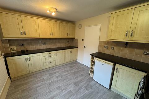 2 bedroom semi-detached house to rent, Leslie Close, Freshbrook, Swindon, SN5