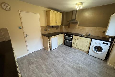 2 bedroom semi-detached house to rent, Leslie Close, Freshbrook, Swindon, SN5