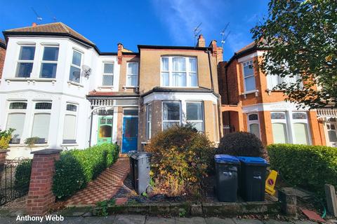1 bedroom flat for sale, Osborne Road, Palmers Green, N13