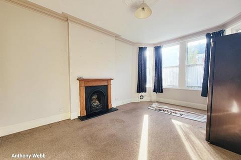 1 bedroom flat for sale, Osborne Road, Palmers Green, N13