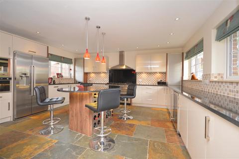 undefined, Geralds Grove, Banstead
