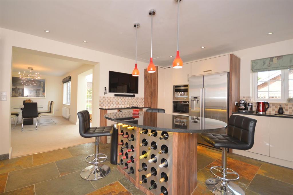 Kitchen/Breakfast Room