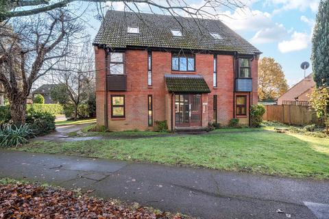 Alterton Close, Woking, GU21