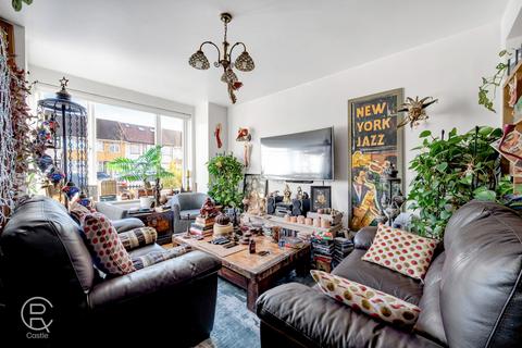 3 bedroom terraced house for sale, Barmouth Avenue, Perivale, Greenford, UB6