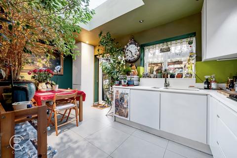 3 bedroom terraced house for sale, Barmouth Avenue, Perivale, Greenford, UB6