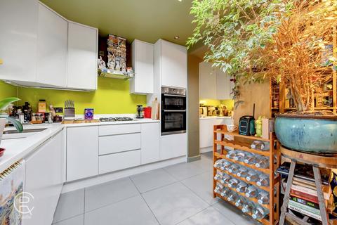3 bedroom terraced house for sale, Barmouth Avenue, Perivale, Greenford, UB6