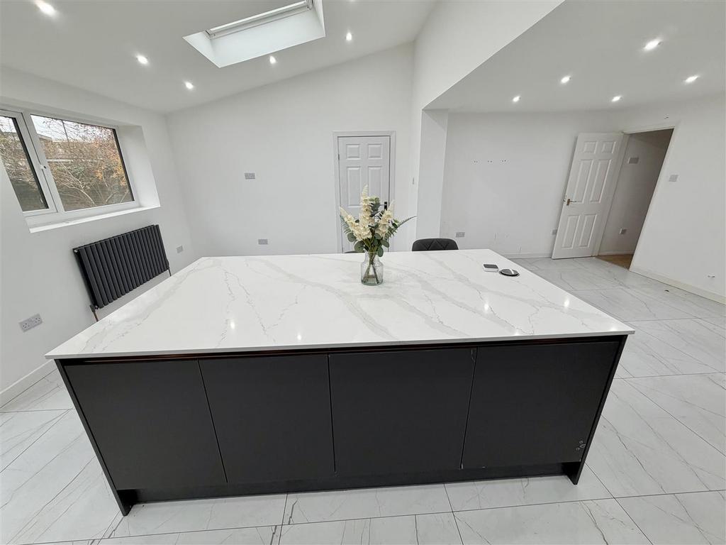 Kitchen Area 2