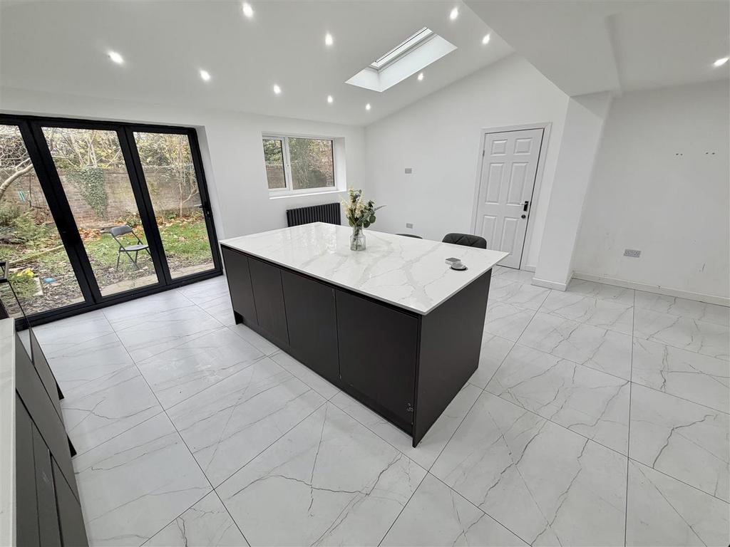 Kitchen Area 3