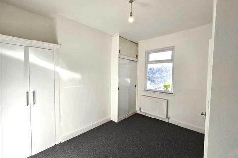 4 bedroom house share to rent, Myddleton Road, Wood Green