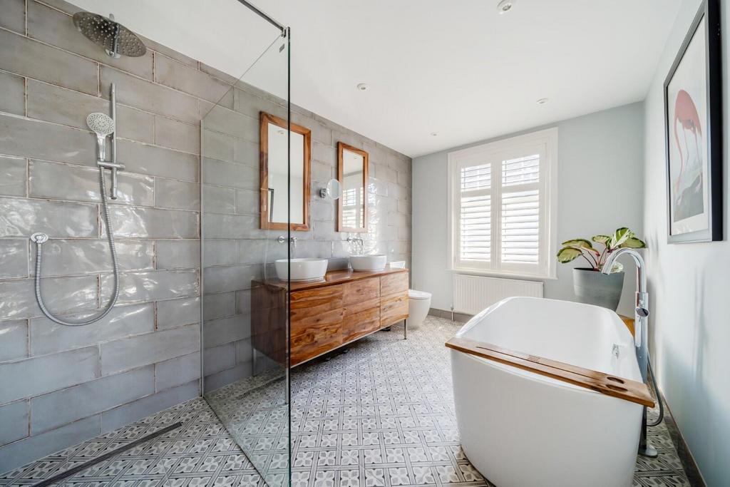 Ensuite