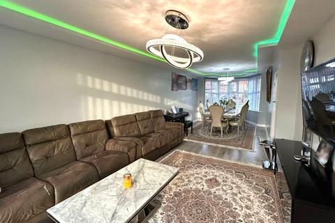 3 bedroom semi-detached house to rent, Welford Road, Sutton Coldfield, West Midlands, B73