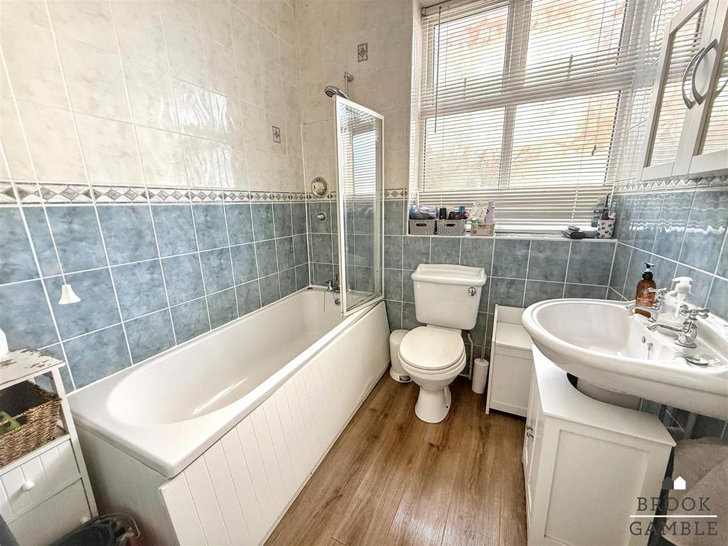 01323 438506