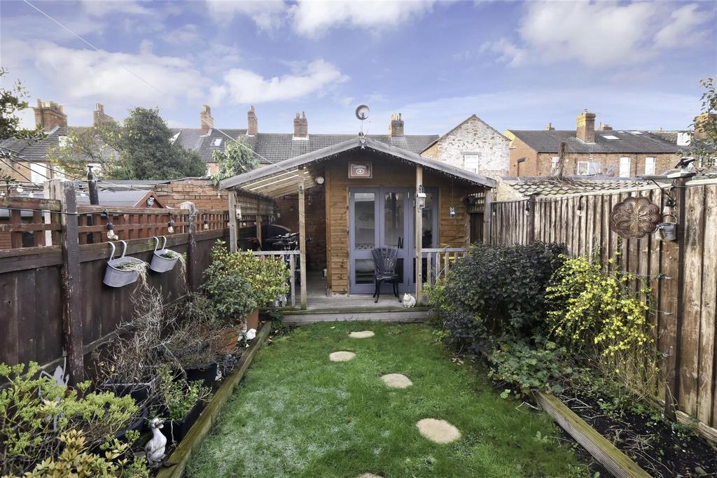 Rear Garden (2).jpg
