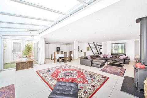 Covert Way, Hadley Wood, Barnet, EN4