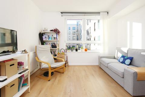 25/3 Waterfront Gait, Granton, Edinburgh, EH5 1AD