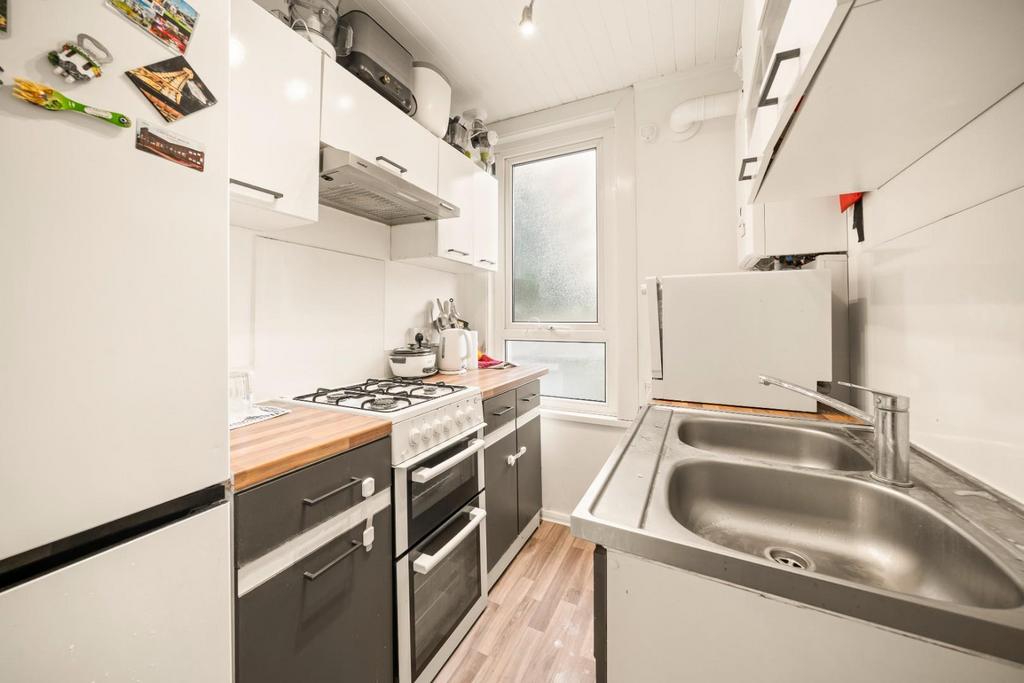 66a Merivale Road, Harrow, HA1 4 BH-05.jpg