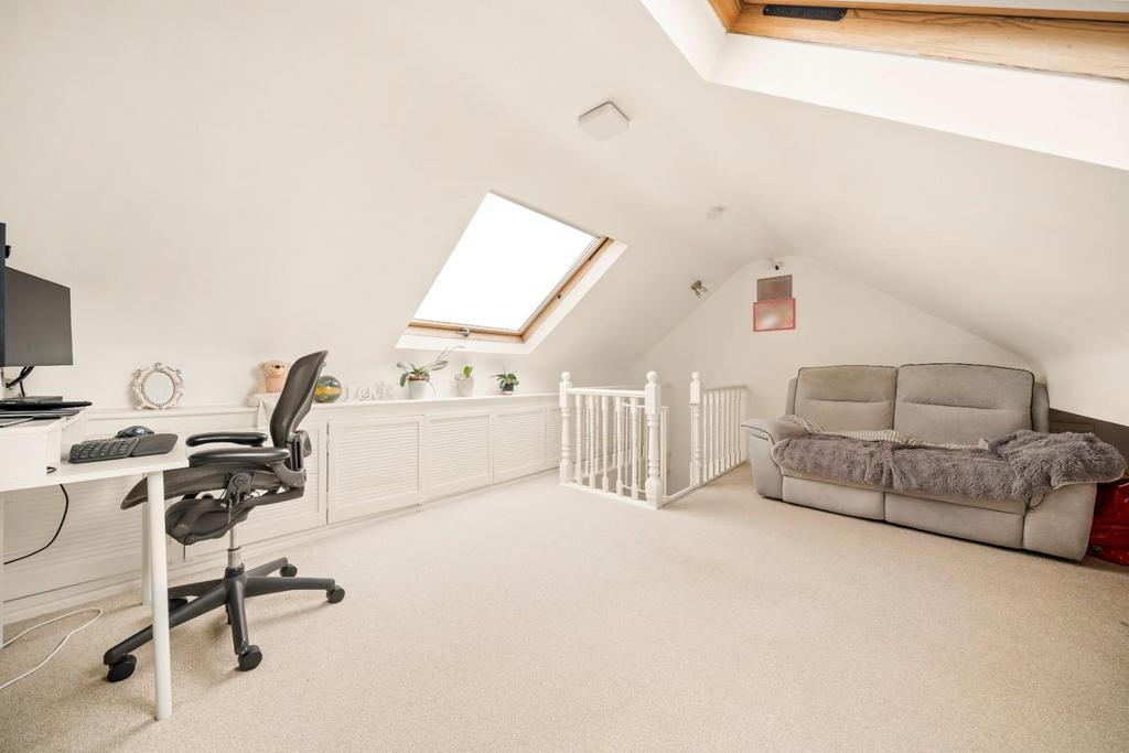 66a Merivale Road, Harrow, HA1 4 BH-06.jpg