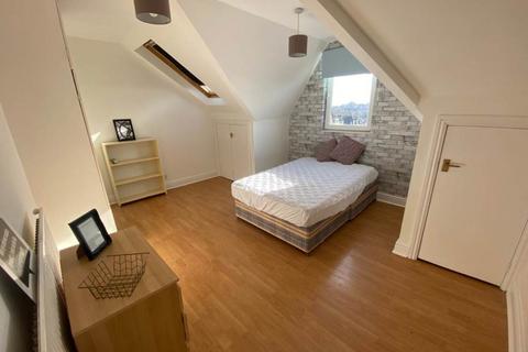 Lucas Street (room 5), West Yorkshire LS6