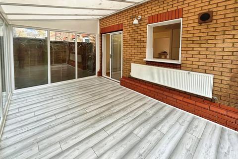 3 bedroom semi-detached house to rent, Foster Drive, Penylan, Cardiff, CF23