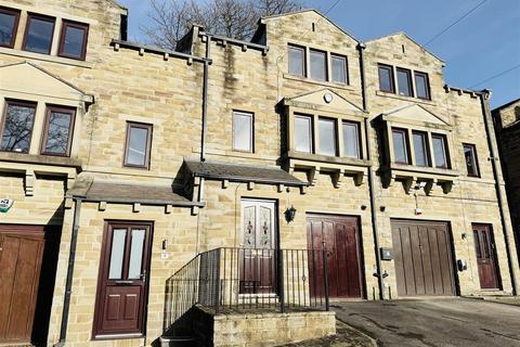 3 bedroom townhouse for sale, Springfield Lane, Kirkburton, Huddersfield HD8 0NZ