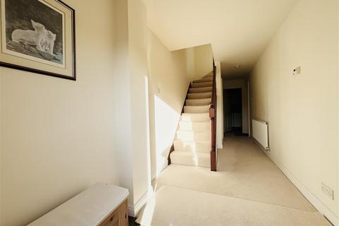 3 bedroom townhouse for sale, Springfield Lane, Kirkburton, Huddersfield HD8 0NZ