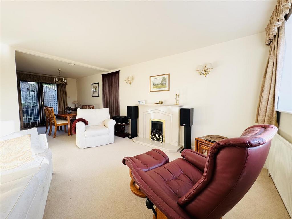 Lounge / dining room