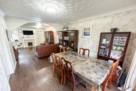 4 bedroom detached house for sale, Holywell Road, Leicestershire LE2