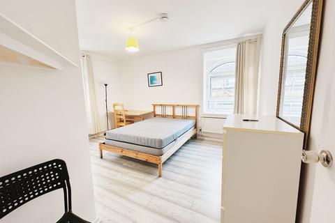 undefined, Bromley High Street, London E3