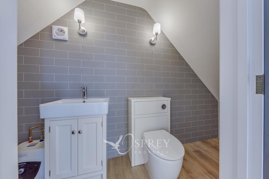 Cloakroom above the