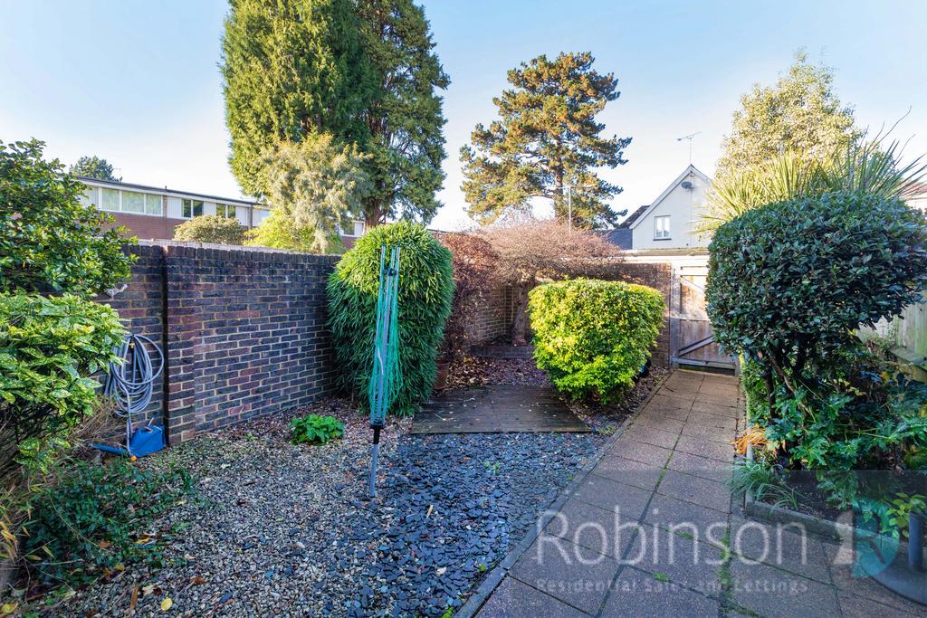 18 Lynton Green-5