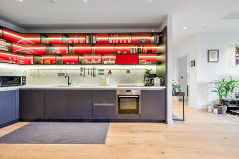 2 bedroom apartment for sale, Modena House, London City Island, London, E14