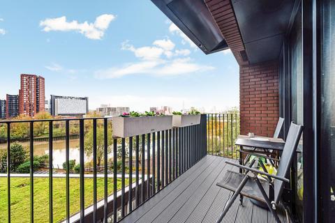 2 bedroom apartment for sale, Modena House, London City Island, London, E14