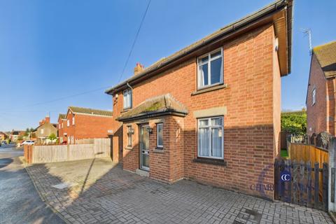3 bedroom detached house to rent, Spa Gardens, Tewkesbury