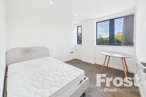 2 bedroom apartment to rent, The Broadway, Farnham Common, Slough, Buckinghamshire, SL2