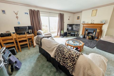 4 bedroom detached bungalow for sale, Hawthorn Road, Clacton-on-sea, CO15 4
