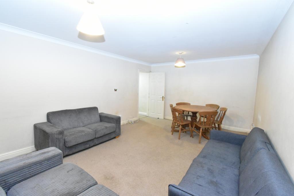 2-Bedroom Flat to Rent – Nightingale Court, Har