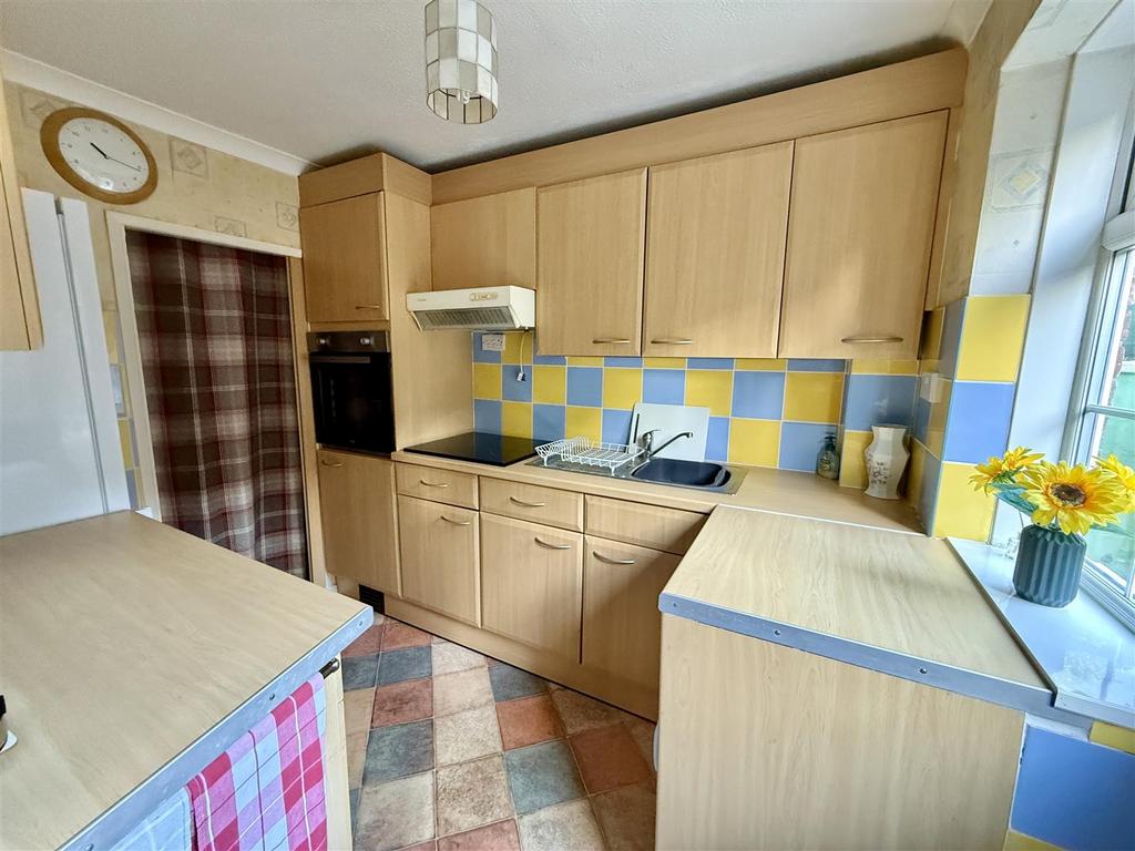 Kitchen: