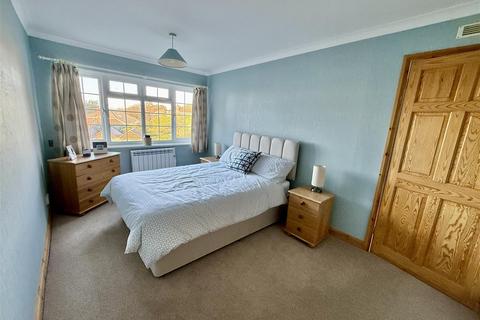 3 bedroom terraced house for sale, Eden Road, Totland Bay