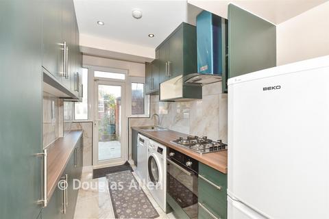 3 bedroom terraced house for sale, Joydon Drive, Romford, Essex