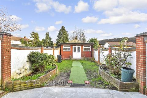 3 bedroom terraced house for sale, Joydon Drive, Romford RM6