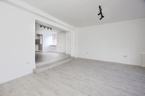 3 bedroom apartment for sale, The Street, Ashford, TN26 3