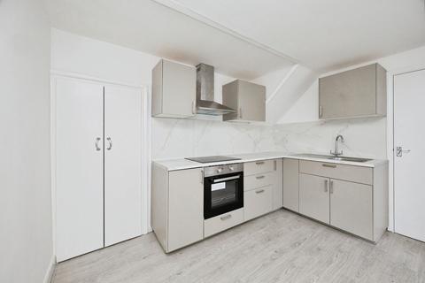 3 bedroom apartment for sale, The Street, Ashford, TN26 3