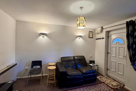 Beaulieu Close,  Hounslow, TW4