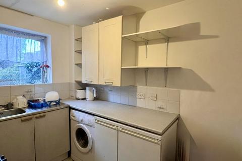 undefined, Beaulieu Close,  Hounslow, TW4
