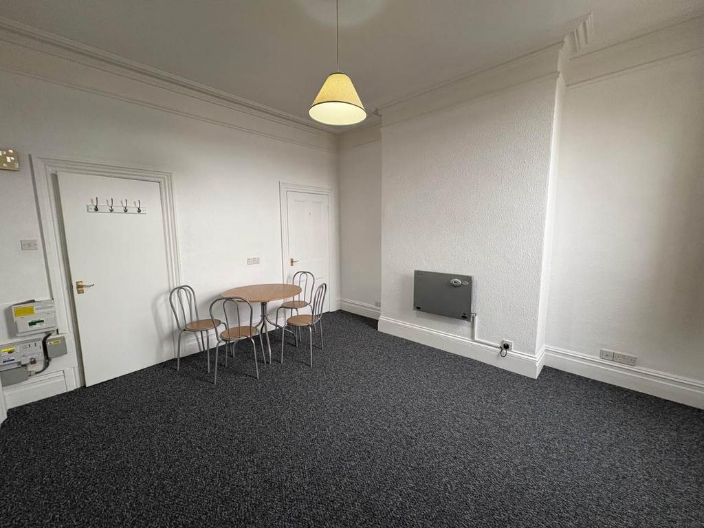 Graham rd 12 lounge-